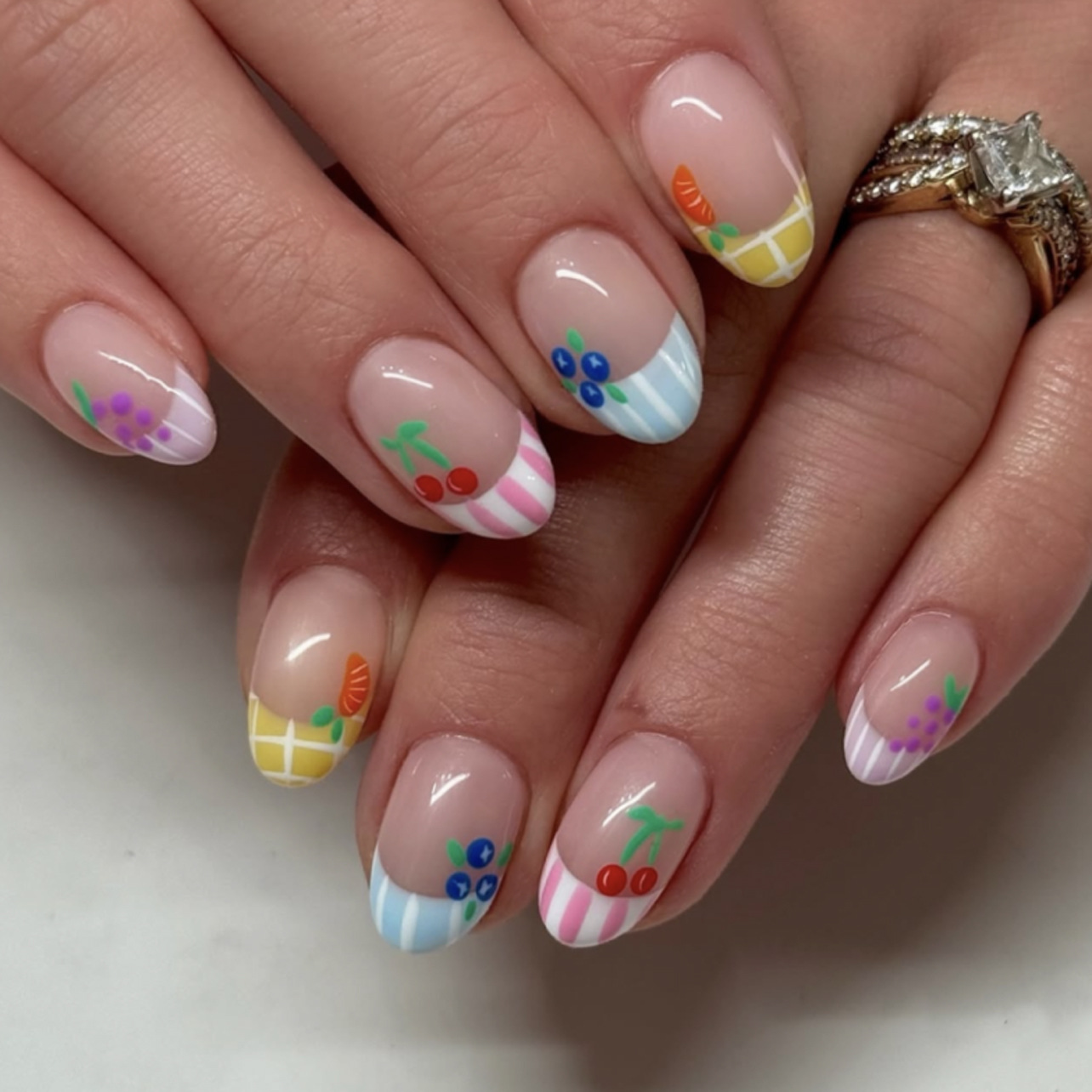 24 шт., простые миндалевидные  – обзор и цена Nail Art Oval